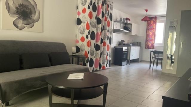 Le Rouget Lejlighed Beaucaire  Eksteriør billede